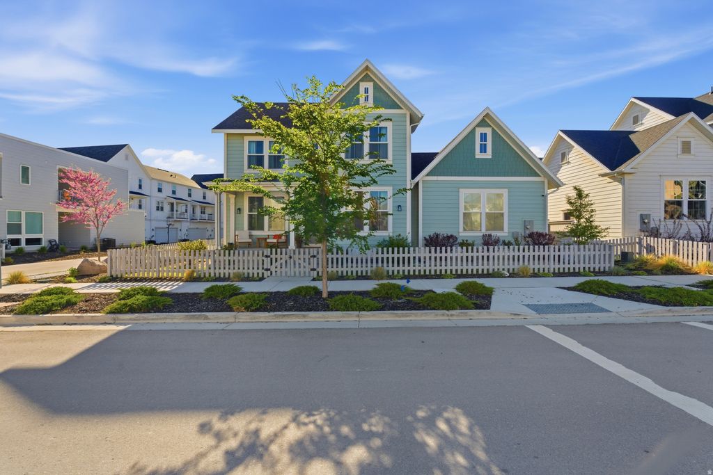 Photo of 11151 S CHEVIOT HILLS LN, South Jordan, UT 84009 (MLS # 2154513)