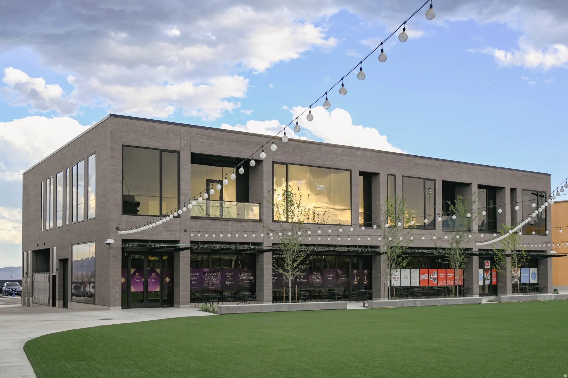 CASCADE VILLAGE - Residential