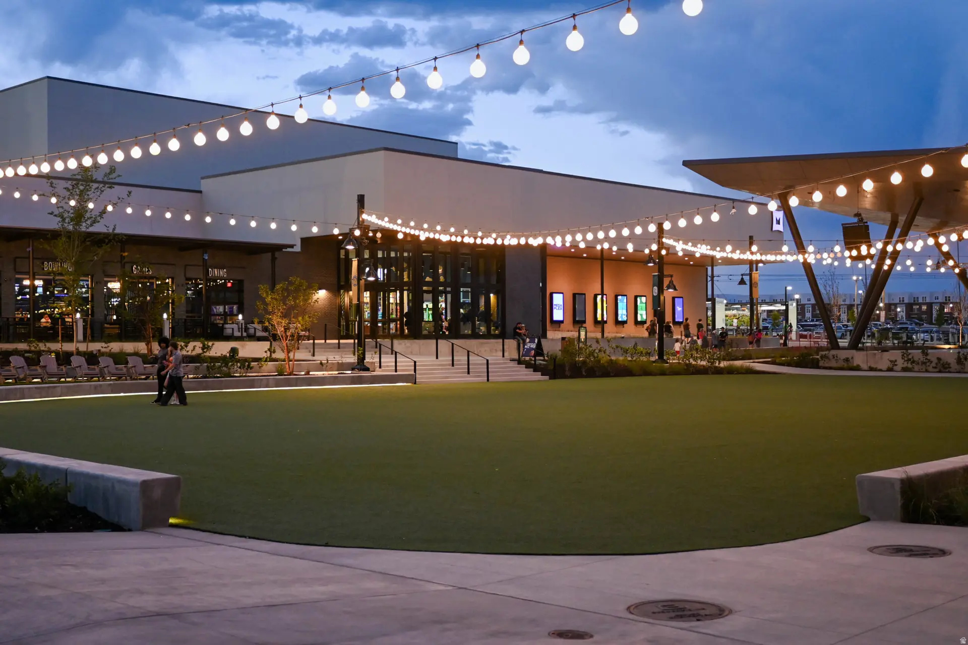 CASCADE VILLAGE - Residential