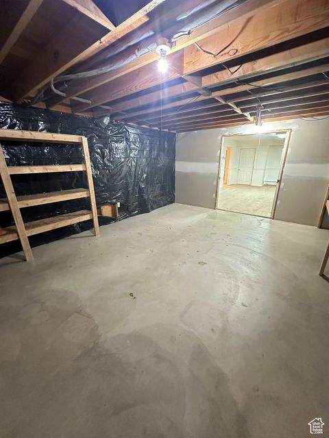 Tiny photo for 5488 S 250 E, Washington Terrace, UT 84405 (MLS # 2114580)