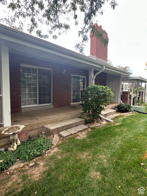 Tiny photo for 5488 S 250 E, Washington Terrace, UT 84405 (MLS # 2114580)