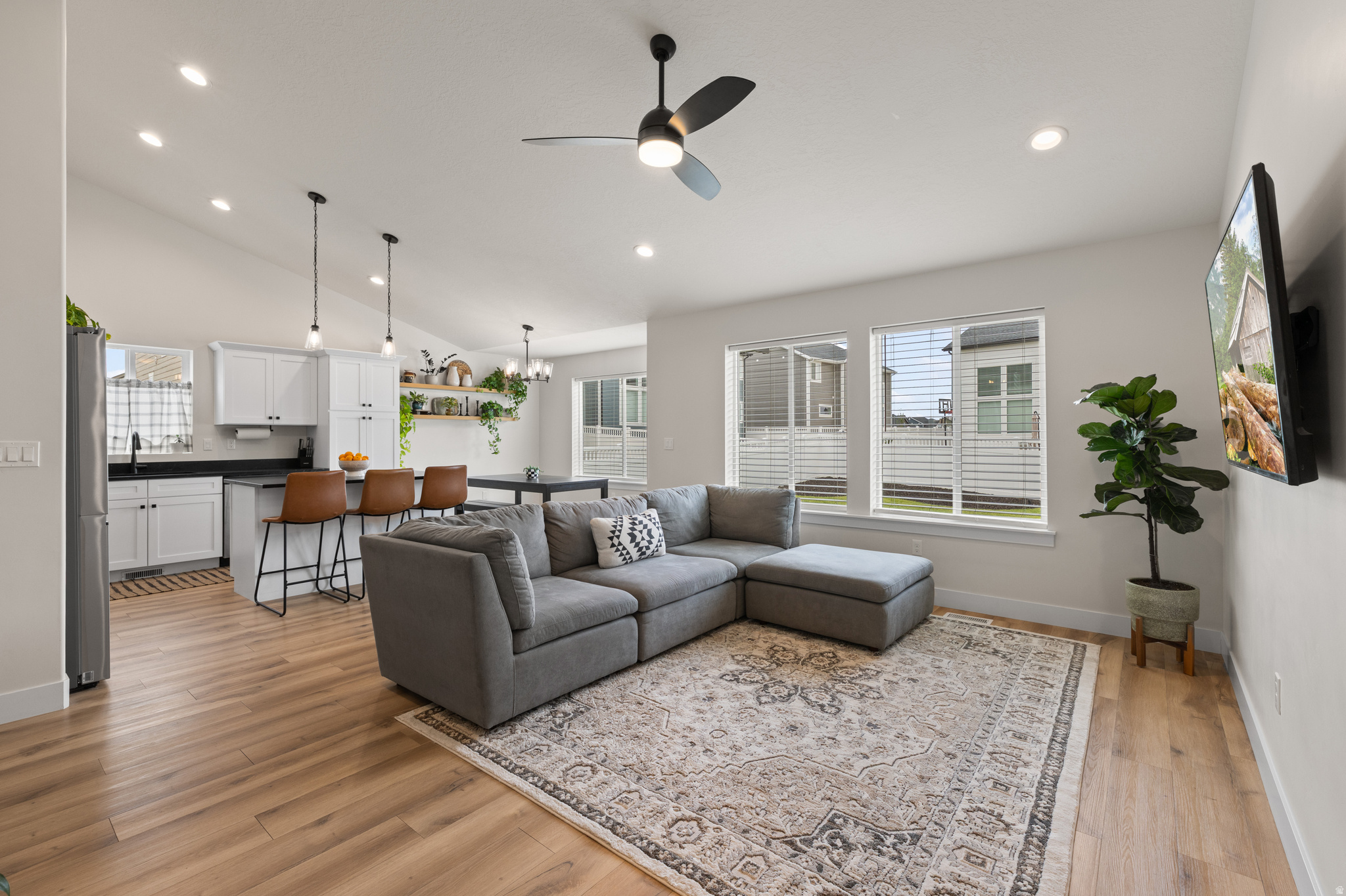 MOUNTAIN RIDGE - Residential