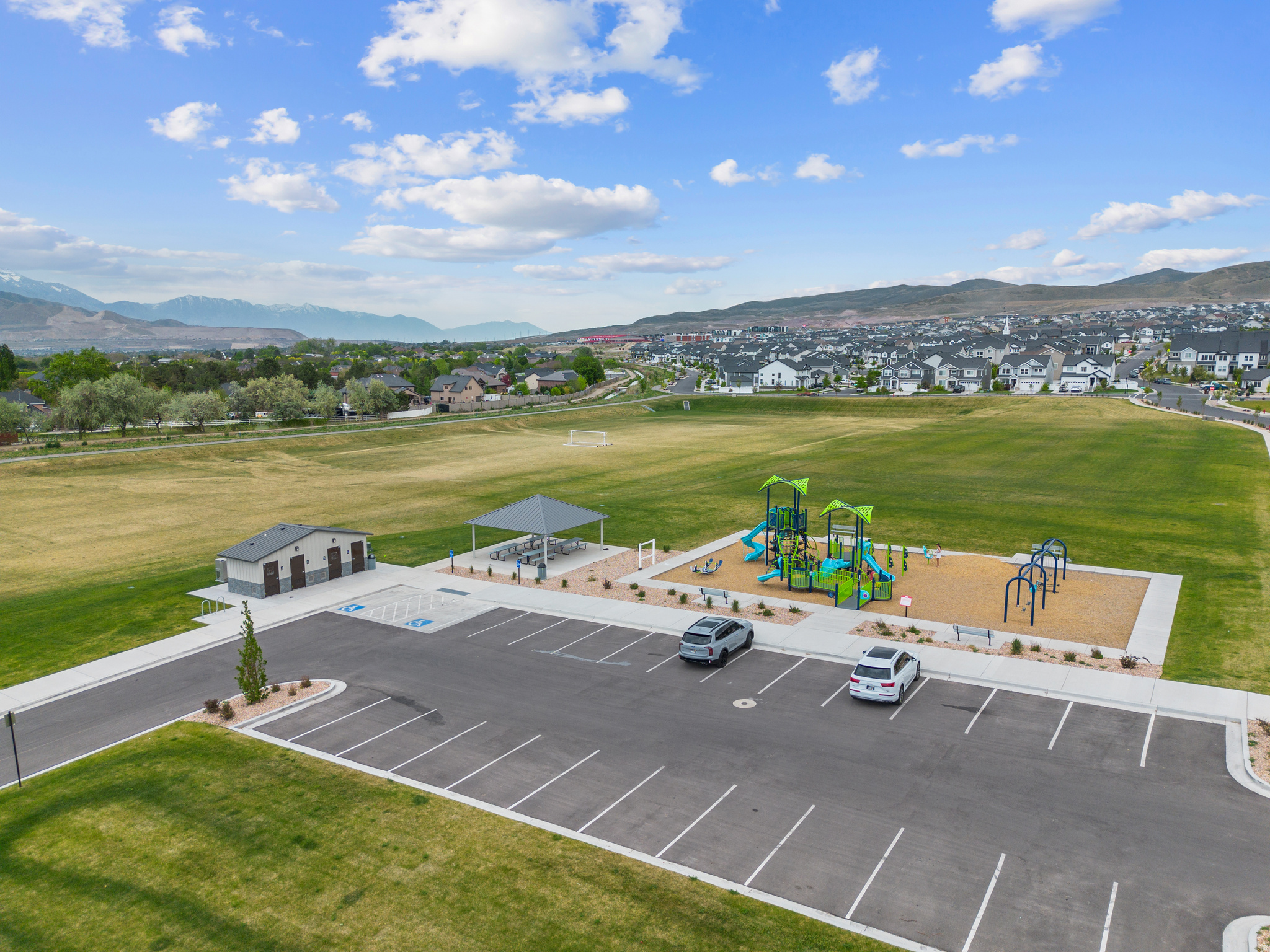 MOUNTAIN RIDGE - Residential