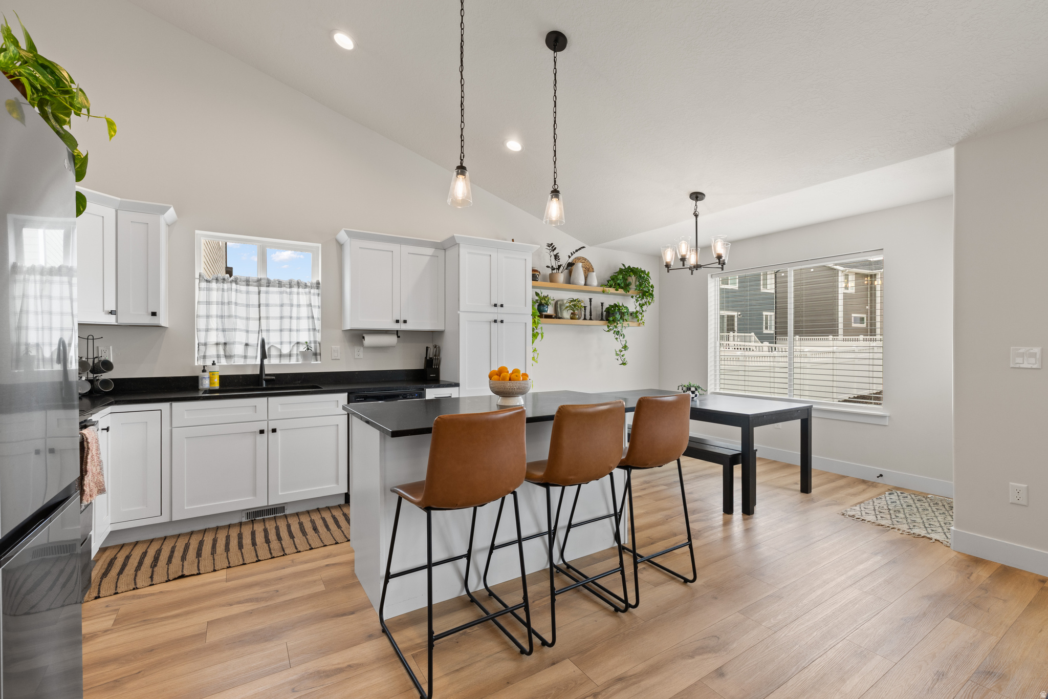 MOUNTAIN RIDGE - Residential