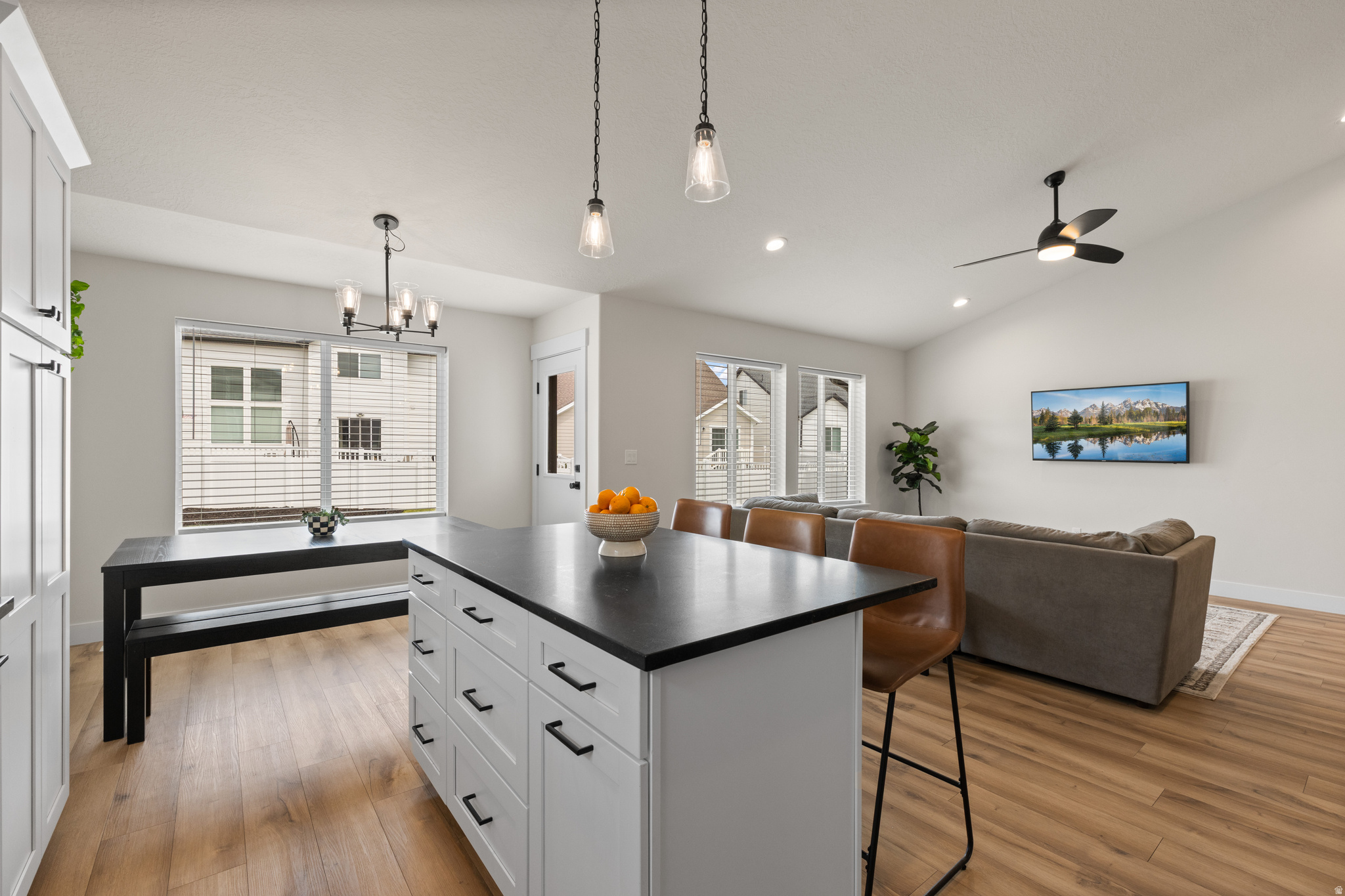 MOUNTAIN RIDGE - Residential