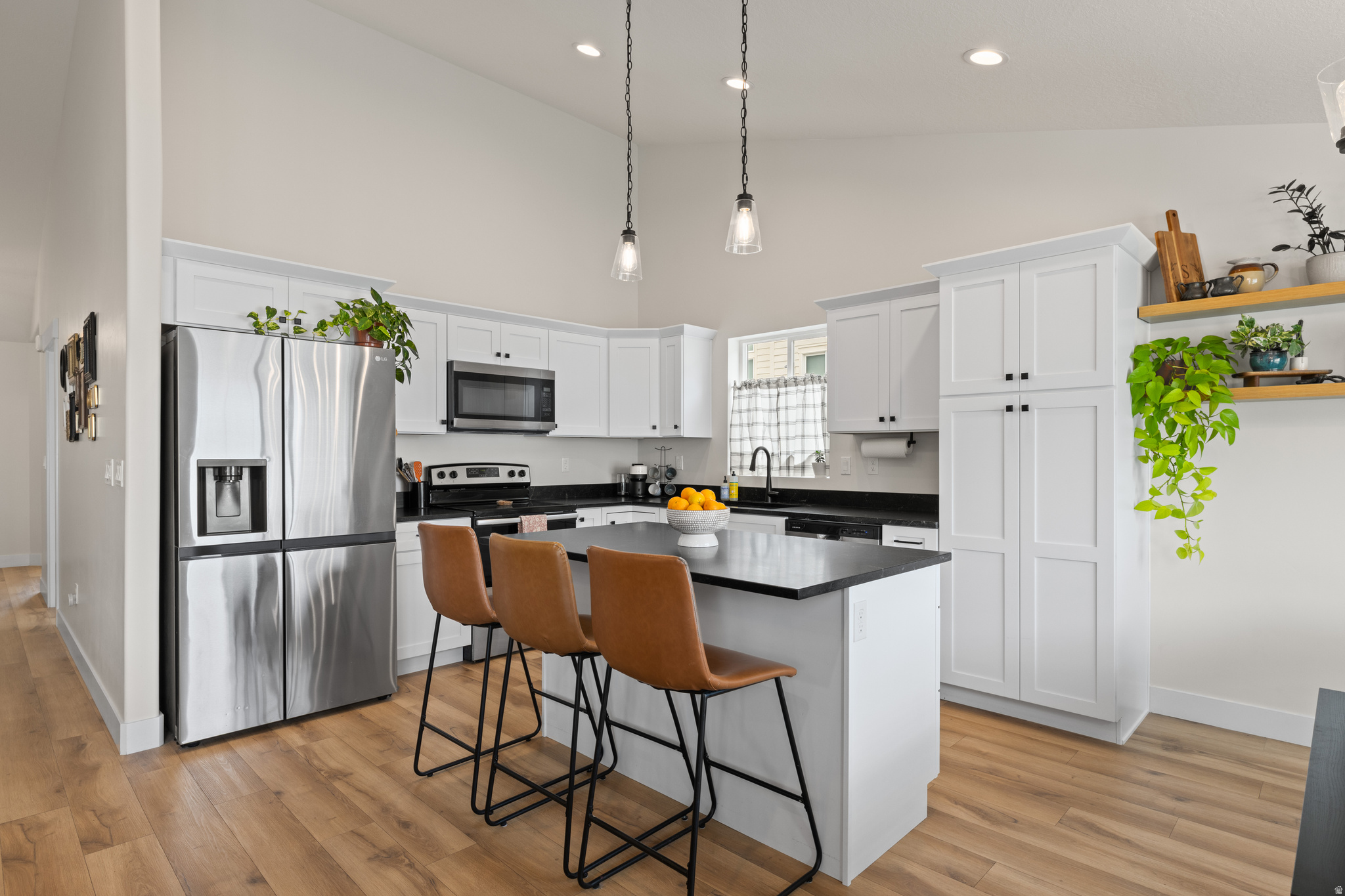 MOUNTAIN RIDGE - Residential