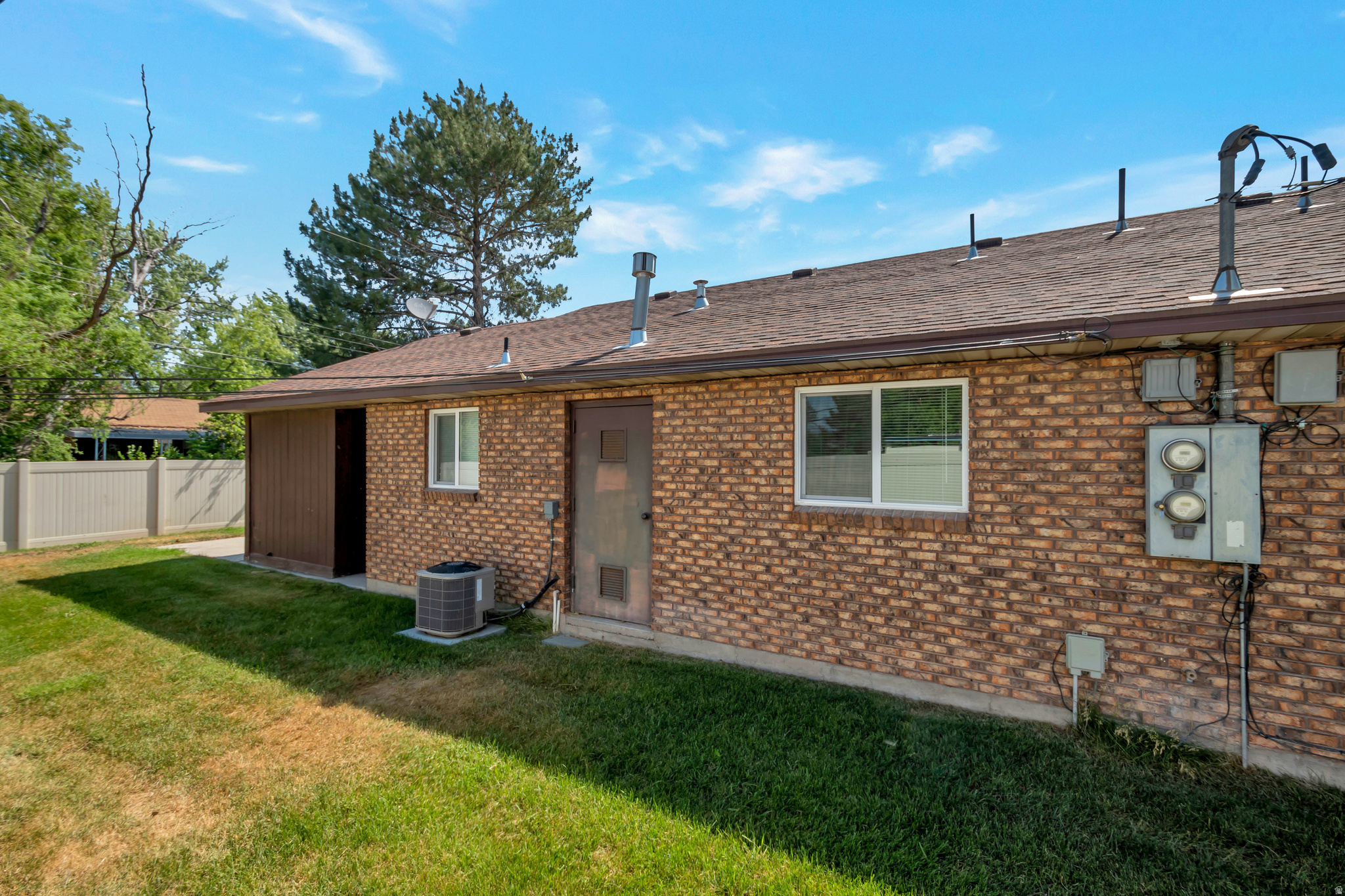 LLOYD - Residential Income