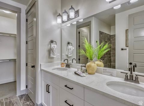 Tiny photo for 2323 E ESCONDIDO DR N, Washington, UT 84780 (MLS # 2113723)