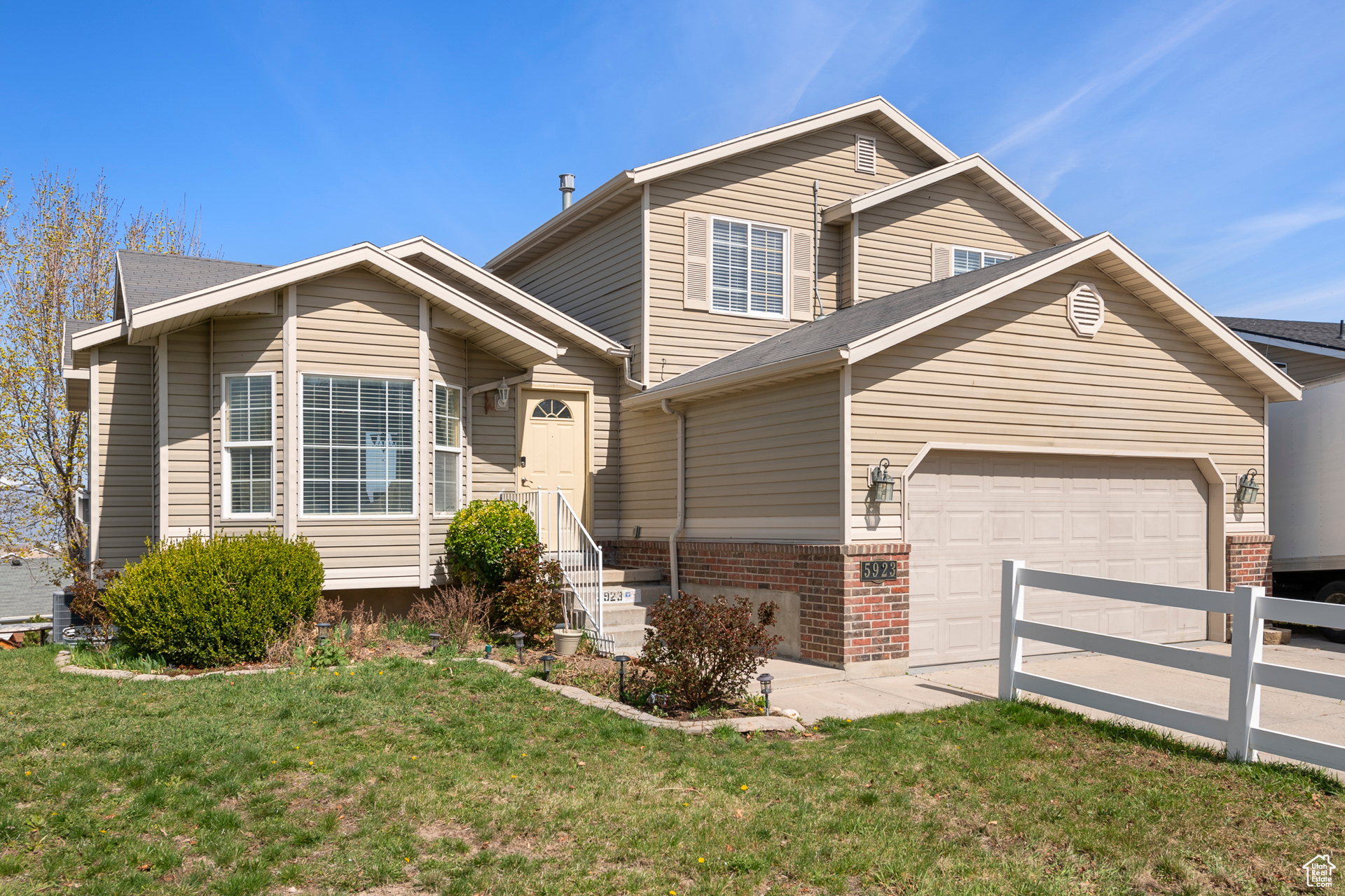 5923 S Ridge Flower Way, Salt Lake City, Utah image 2