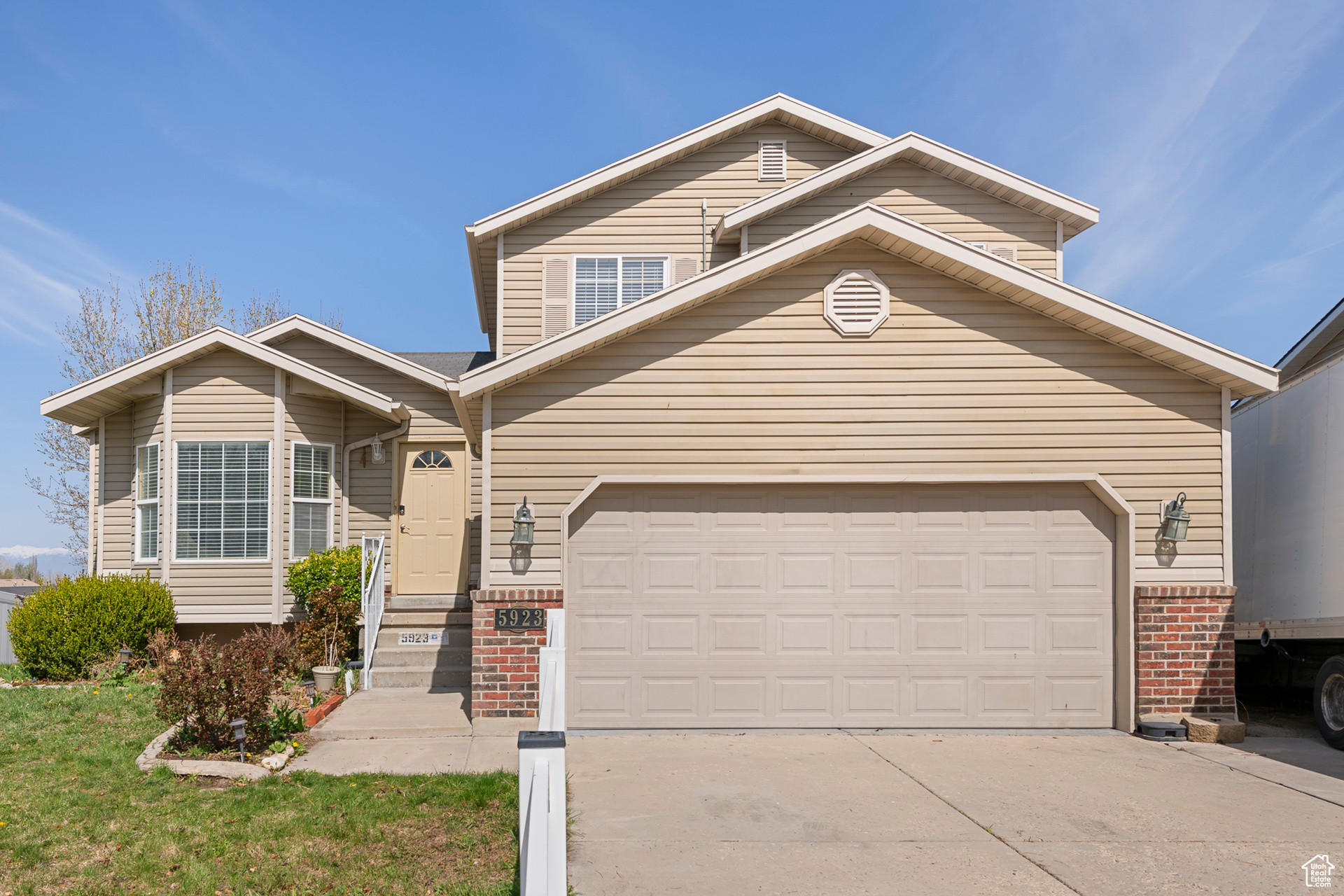 5923 S Ridge Flower Way, Salt Lake City, Utah image 3