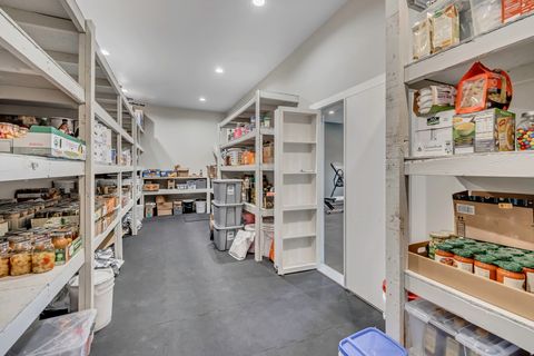 Tiny photo for 1720 S HILLCREST CIR W, Mapleton, UT 84664 (MLS # 2151363)