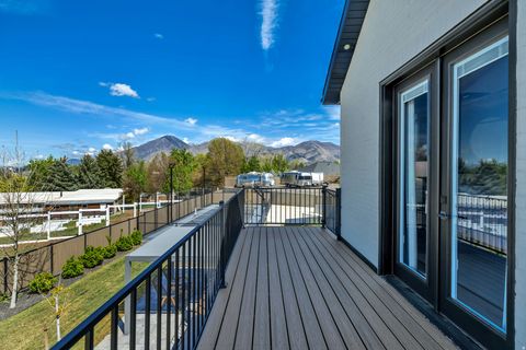 Tiny photo for 1720 S HILLCREST CIR W, Mapleton, UT 84664 (MLS # 2151363)