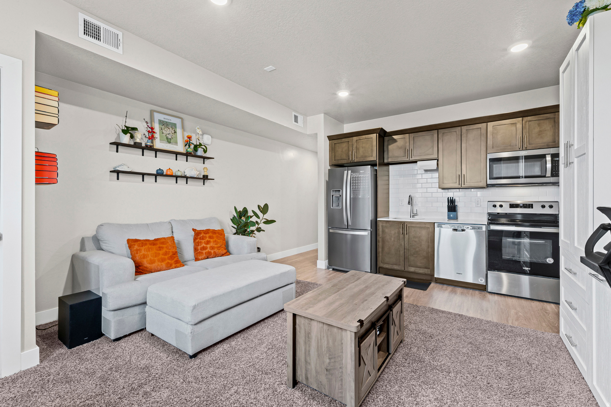 FALCON RIDGE - Residential