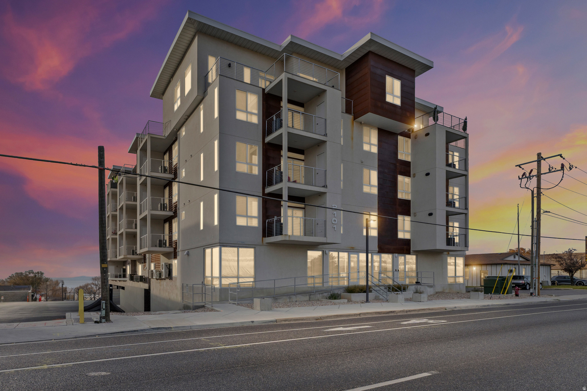 FALCON RIDGE - Residential