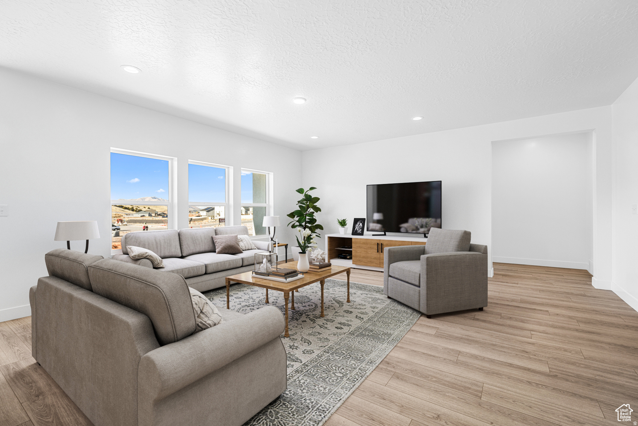 THE HILLS - Residential