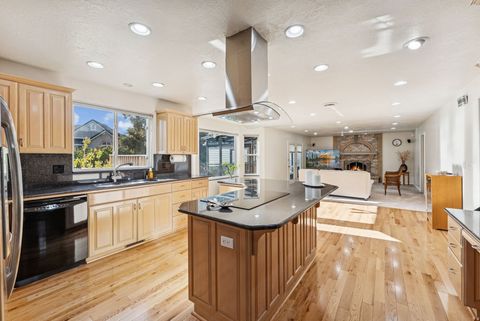Tiny photo for 2382 SUMMERWOOD DR, Layton, UT 84040 (MLS # 2157166)