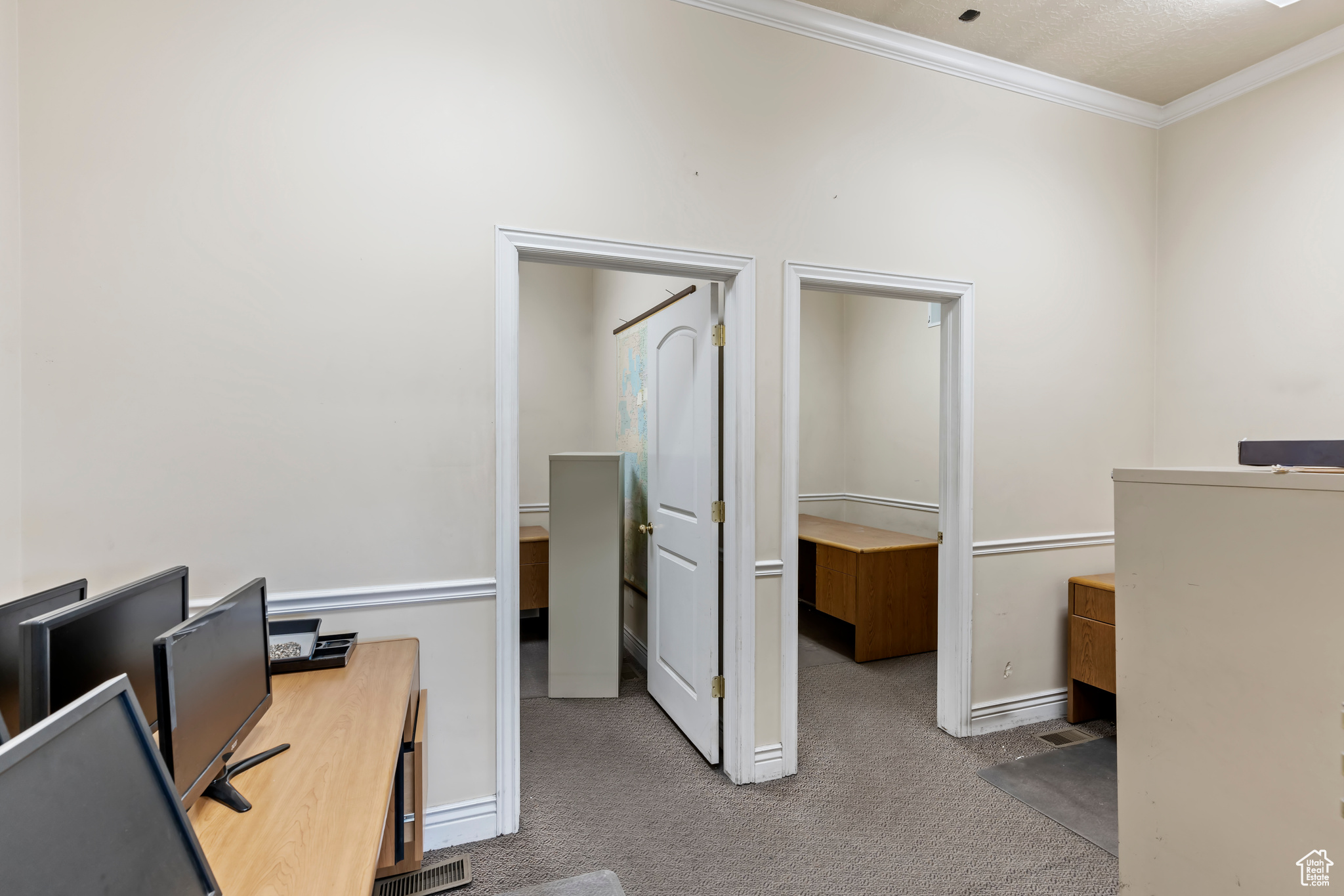 COLEMAN INDUSTRIAL PARK - Commercial Lease