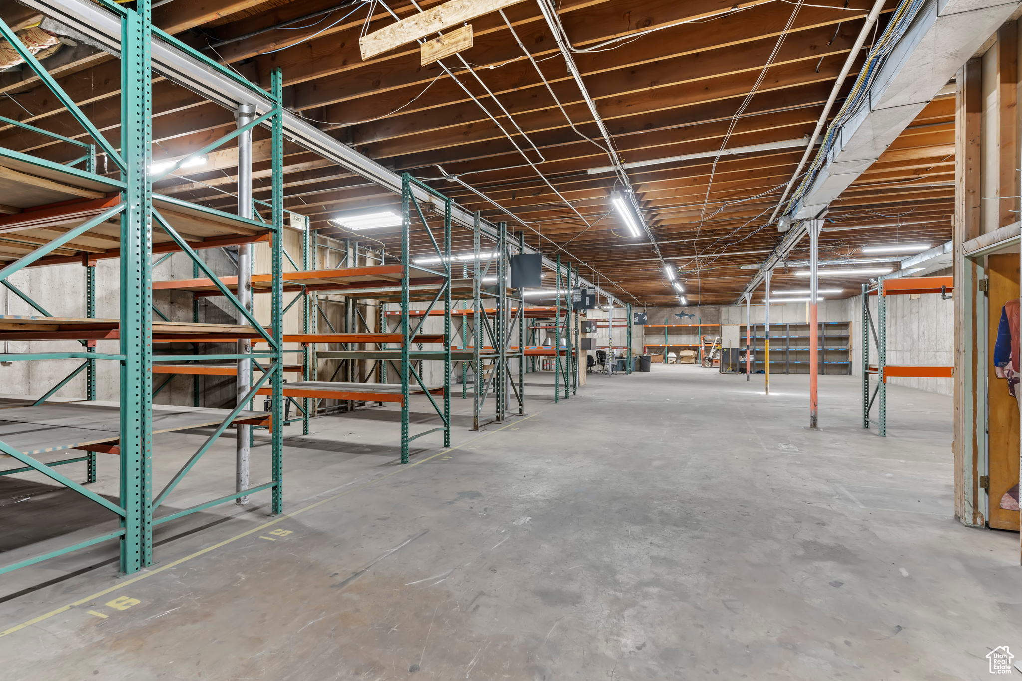 COLEMAN INDUSTRIAL PARK - Commercial Lease