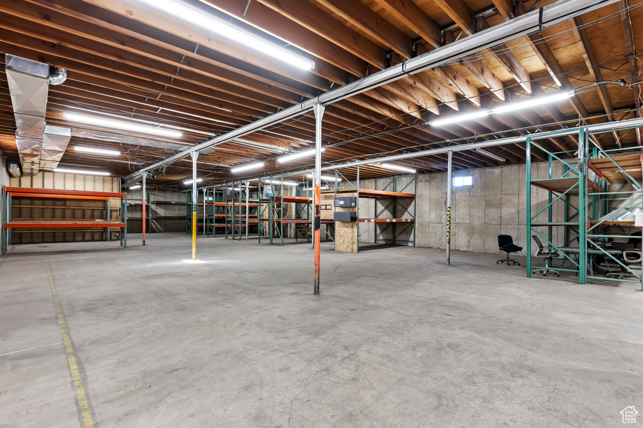 COLEMAN INDUSTRIAL PARK - Commercial Lease
