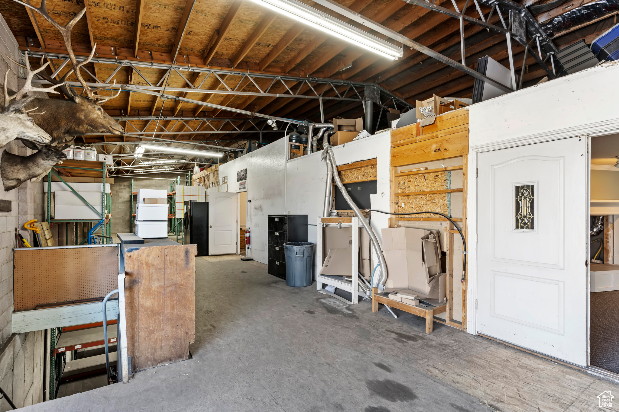 COLEMAN INDUSTRIAL PARK - Commercial Lease