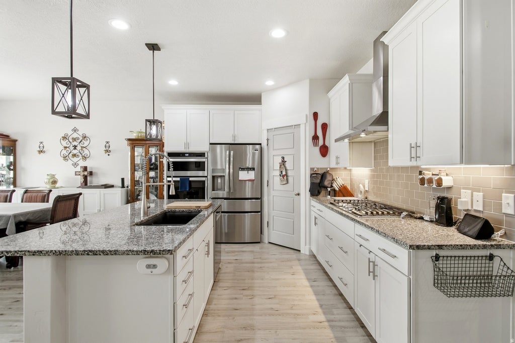 Photo of 7559 N RIVA RIDGE RD, Eagle Mountain, UT 84005 (MLS # 2186583)