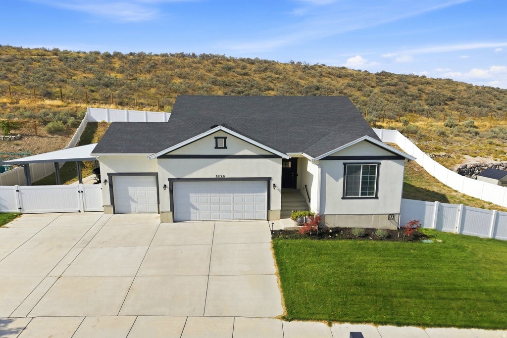Photo of 7559 N RIVA RIDGE RD, Eagle Mountain, UT 84005 (MLS # 2186583)