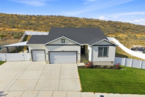 Photo of 7559 N RIVA RIDGE RD, Eagle Mountain, UT 84005 (MLS # 2186583)
