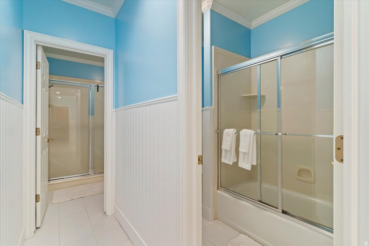 HAMPTON COURT - Residential