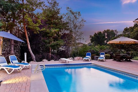 Tiny photo for 473 HAMPTON CT, Fruit Heights, UT 84037 (MLS # 2142082)