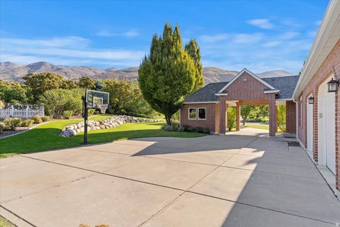 Tiny photo for 473 HAMPTON CT, Fruit Heights, UT 84037 (MLS # 2142082)