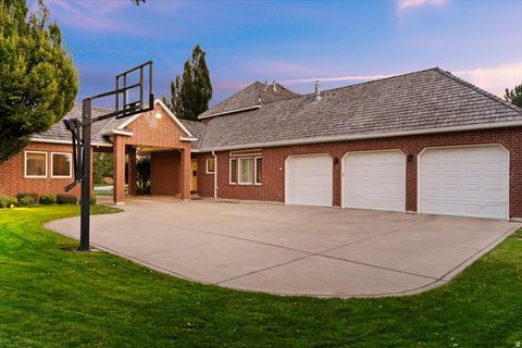 Tiny photo for 473 HAMPTON CT, Fruit Heights, UT 84037 (MLS # 2142082)