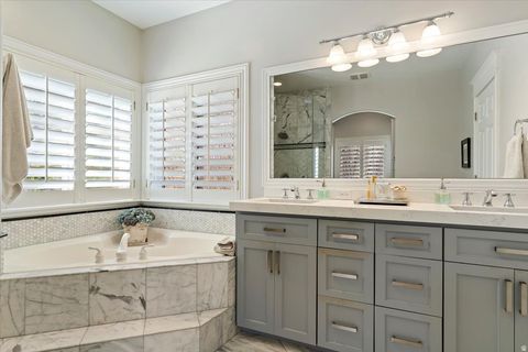 Tiny photo for 473 HAMPTON CT, Fruit Heights, UT 84037 (MLS # 2142082)