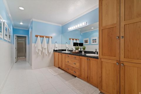 Tiny photo for 473 HAMPTON CT, Fruit Heights, UT 84037 (MLS # 2142082)