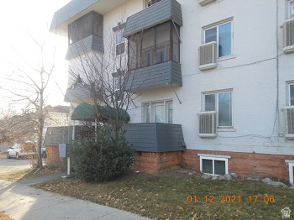 Photo of 214 S 800 E #2, Salt Lake City, UT 84102 (MLS # 2154059)