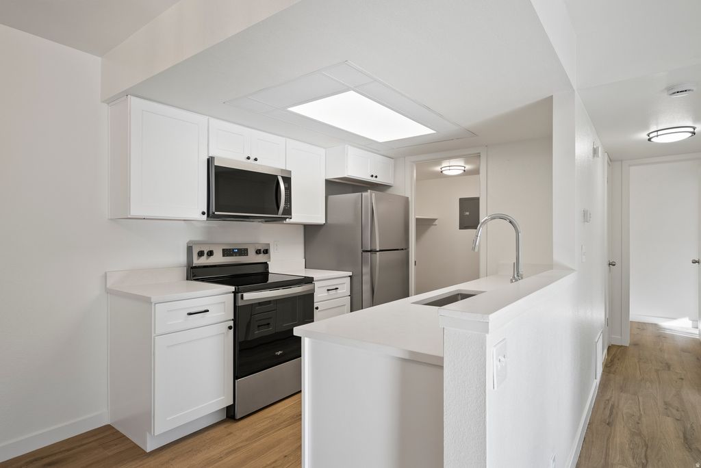 Photo of 1270 E SHADOW RIDGE DR #9L, Midvale, UT 84047 (MLS # 2145441)