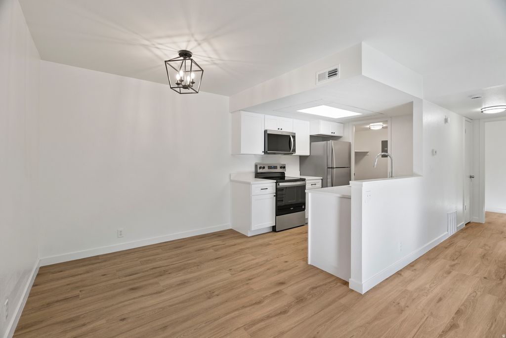 Photo of 1270 E SHADOW RIDGE DR #9L, Midvale, UT 84047 (MLS # 2145441)