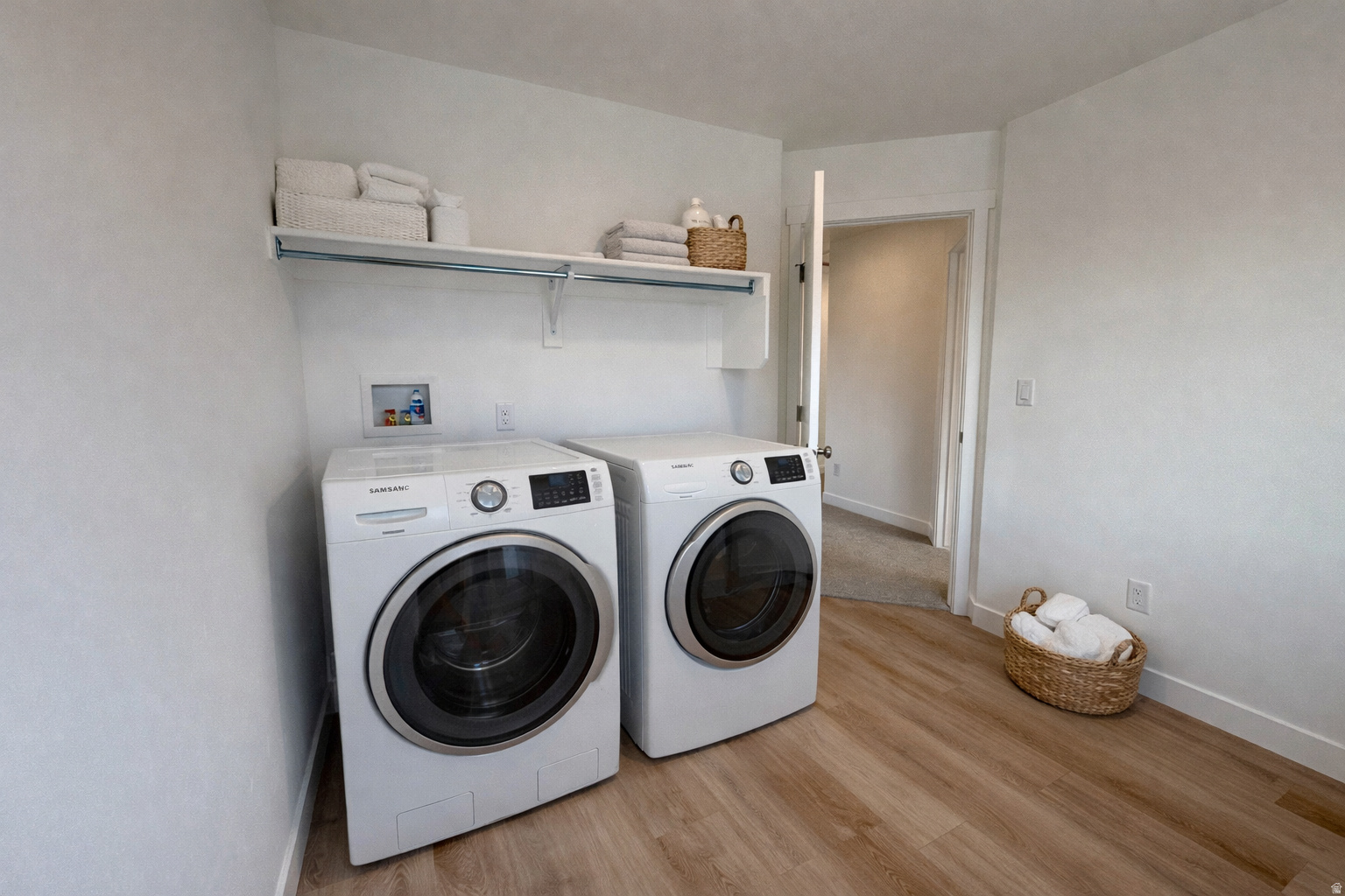 DIXON DOWNS - Residential