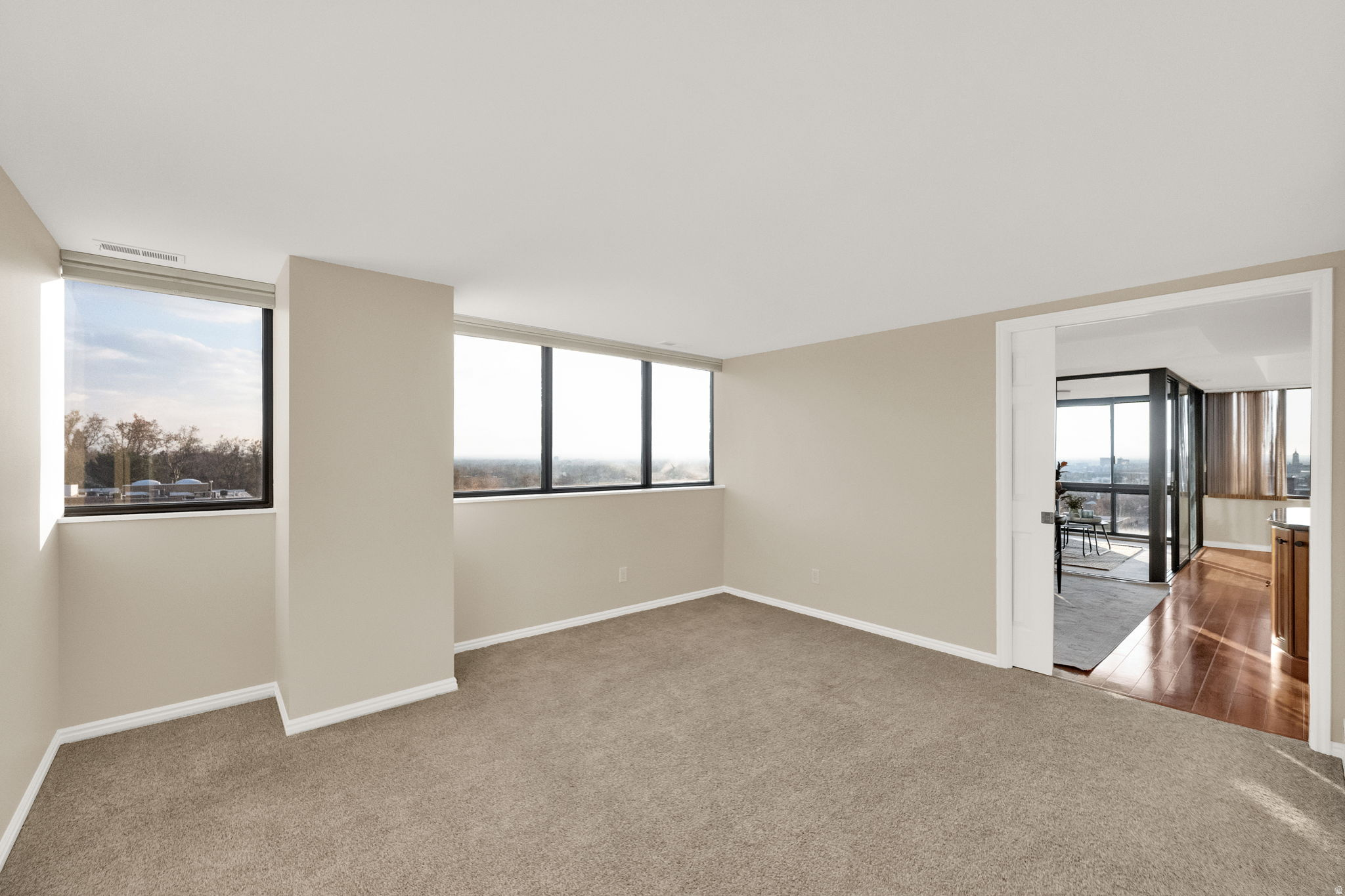 WILSHIRE CONDM - Residential