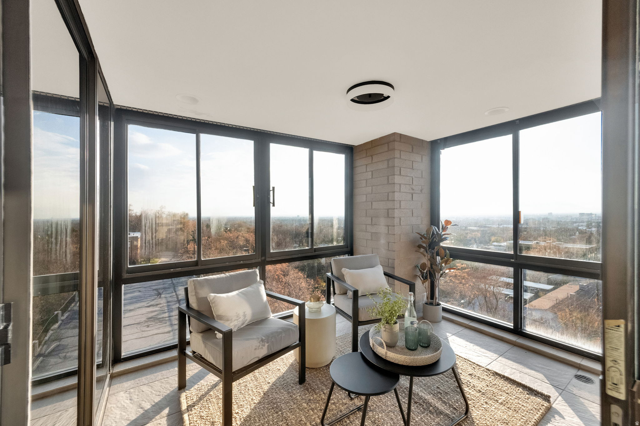 WILSHIRE CONDM - Residential