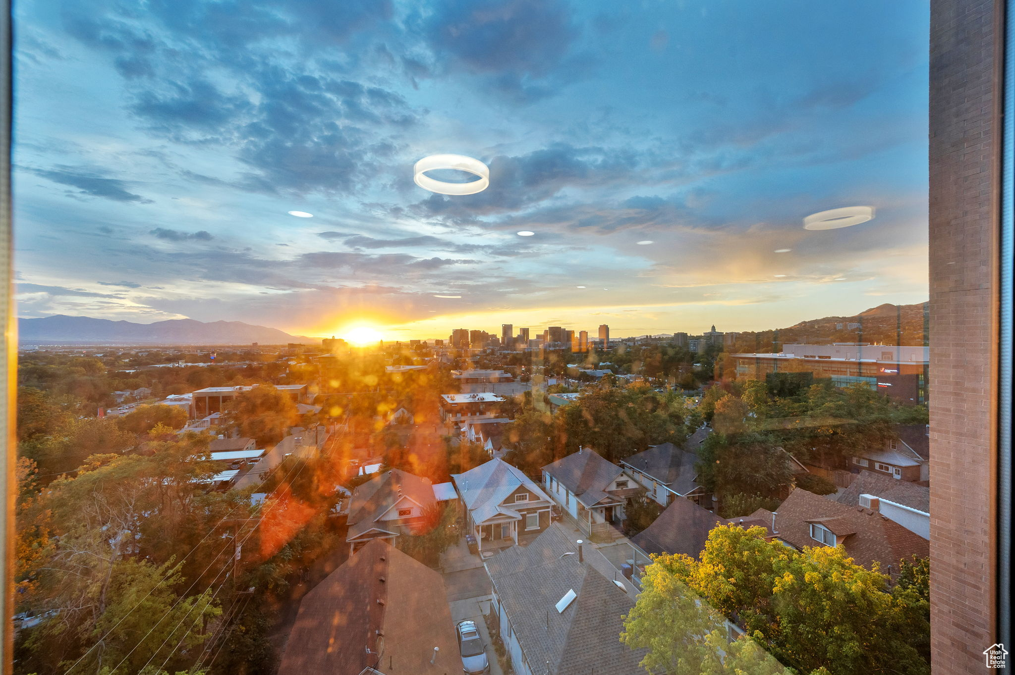 WILSHIRE CONDM - Residential