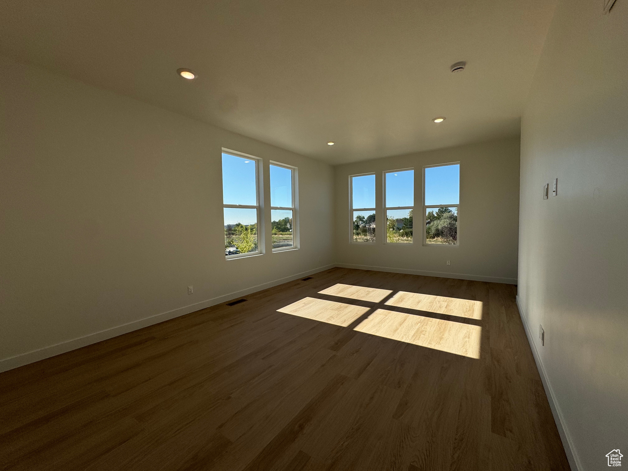 TRAILSIDE - Residential