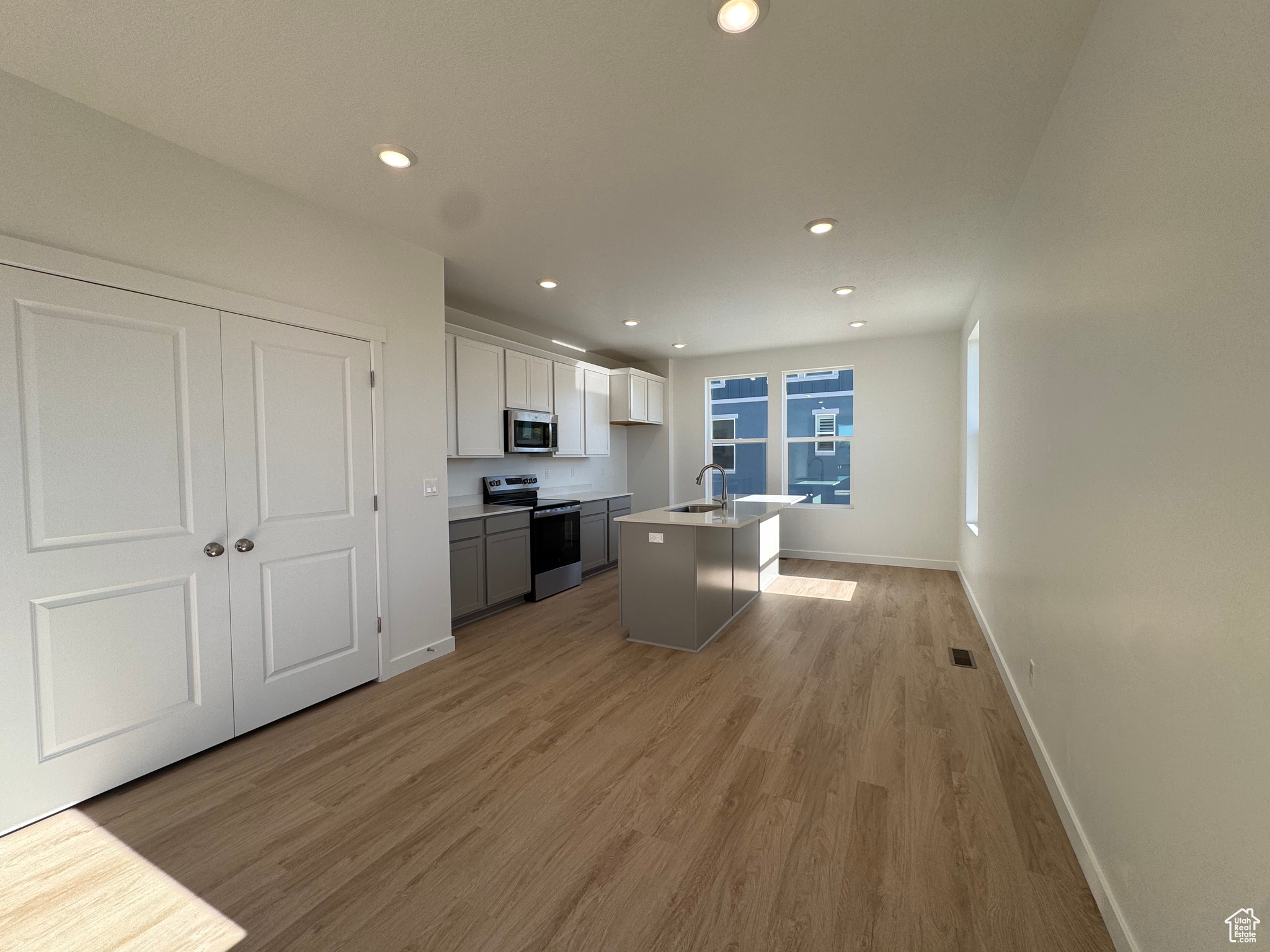 TRAILSIDE - Residential