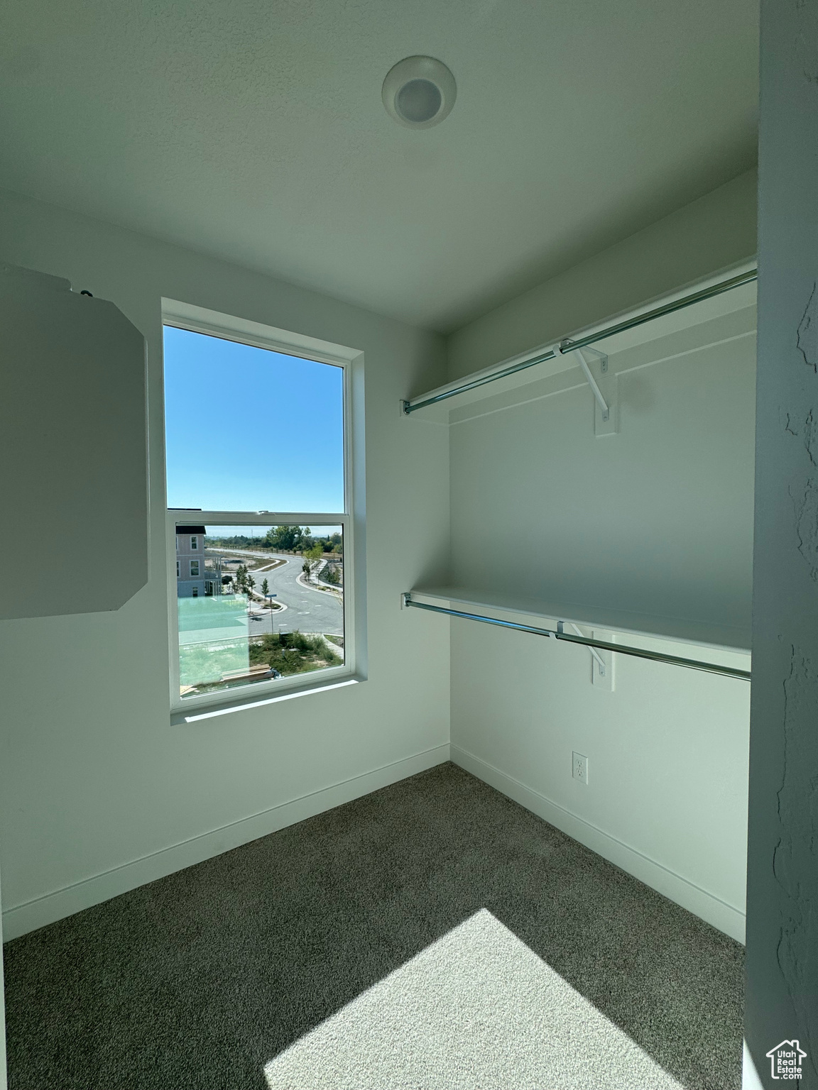 TRAILSIDE - Residential