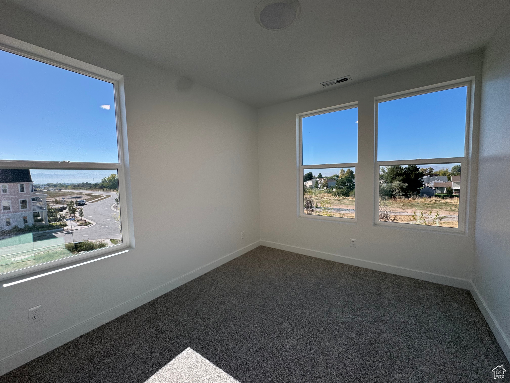 TRAILSIDE - Residential