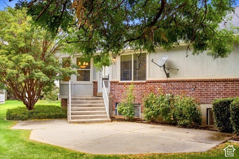Tiny photo for 555 E 2400 N, North Ogden, UT 84414 (MLS # 2186376)