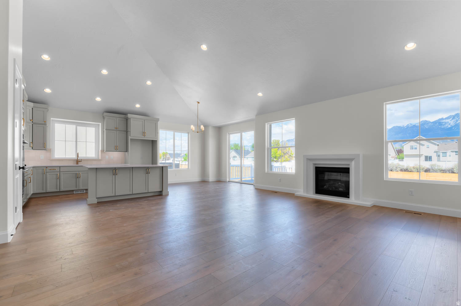 BIG WILLOW CREEK 315 - Residential