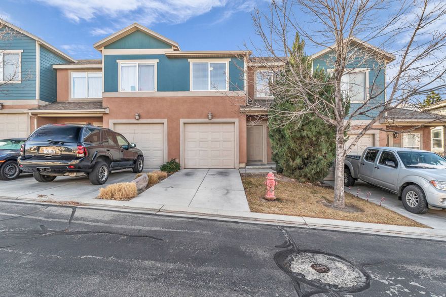 Move in Ready Townhome with Easy Access to Mountain View Corridor  at the Foothills of Herriman Hills. Main Level has Family Room, Full Kitchen with Bright Dining Area and Half Bathroom.  2nd Level has Loft Space, Primary Owner's Suite with Attached En Suite Bathroom. 2 Additional Bedrooms, Shared Bathroom and 2nd Level Laundry.  Amazing HOA Amenities with Pool, Clubhouse Park & Shared Open Space.   Square footage figures are provided as a courtesy estimate only.  Buyer is advised to obtain an independent measurement.