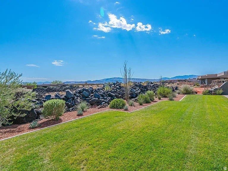 Photo of 1500 E SPLIT ROCK DR #150, Ivins, UT 84738 (MLS # 2168454)
