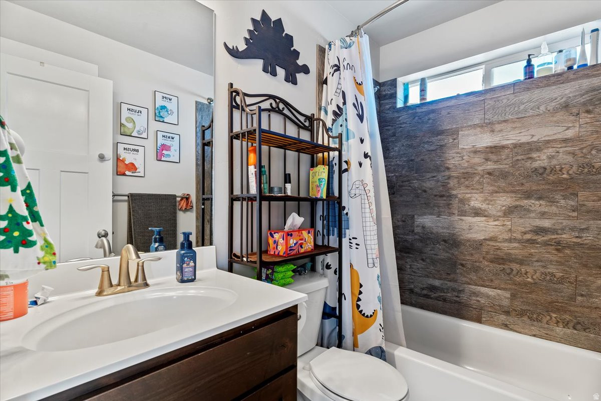 CHADAZ ESTATES - Residential