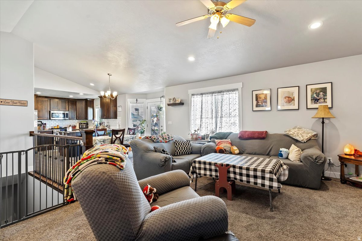 CHADAZ ESTATES - Residential